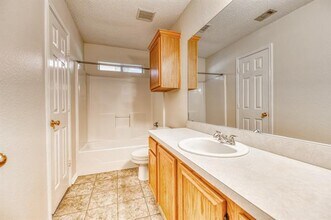8001 Spinnaker Cove in Rowlett, TX - Building Photo - Building Photo