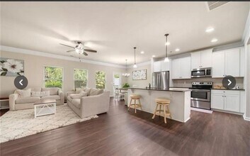 1427 Haynescrest Ct in Grayson, GA - Foto de edificio - Building Photo