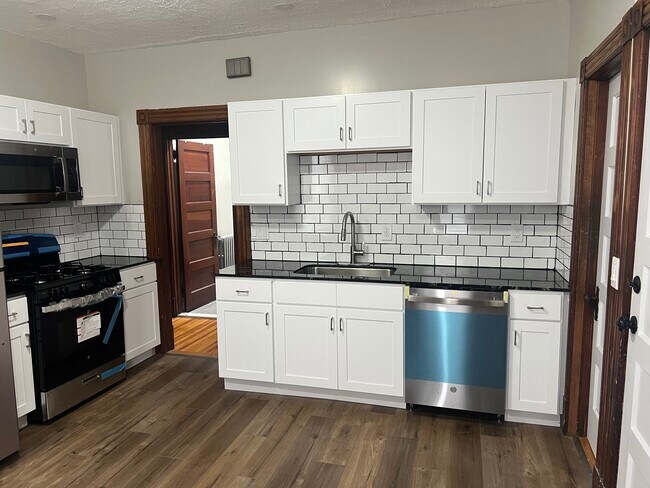 93 Newton St in Hartford, CT - Building Photo - Building Photo