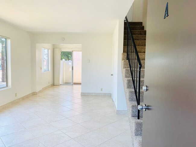 3111 Byron St in San Diego, CA - Building Photo - Building Photo