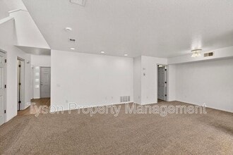 1732 Del Cielo Dr NW in Albuquerque, NM - Building Photo - Building Photo