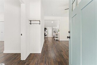 25 E 5th St in Greenville, SC - Building Photo - Building Photo