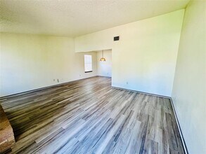 12213 Dundee Dr in Austin, TX - Building Photo - Building Photo