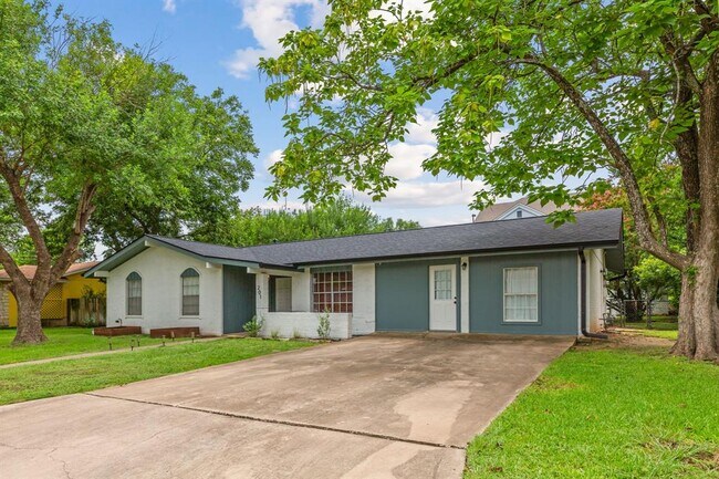 201 Fairlane Dr in Round Rock, TX - Building Photo - Building Photo