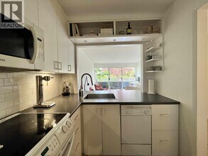 3875 W 4th Ave in Vancouver, BC - Building Photo - Building Photo