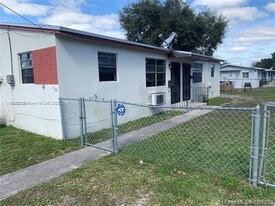 1165 NW 63rd St in Miami, FL - Building Photo