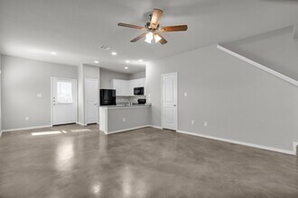 7239 Converse Ridge Ln in Windcrest, TX - Building Photo - Building Photo
