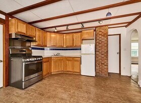 19 Powell St, Unit 19 Powell St. in Northampton, MA - Building Photo