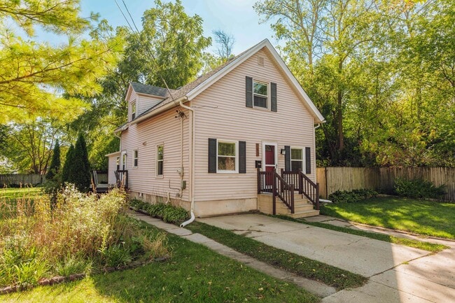 property at 1023 43rd St