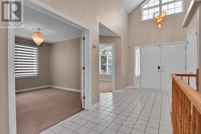 49 Sai Crescent in Ottawa, ON - Building Photo - Building Photo