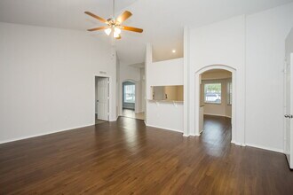 5025 Yellowtop Loop in Lakeland, FL - Foto de edificio - Building Photo