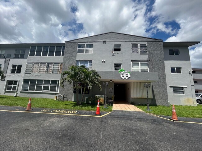 property at 120 Royal Palm Rd