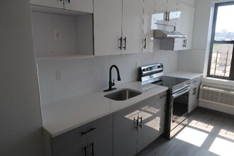 921 Eagle Ave in Bronx, NY - Building Photo - Interior Photo