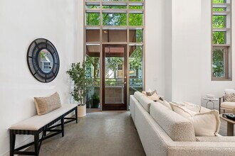 905 Juniper St NE in Atlanta, GA - Building Photo - Building Photo