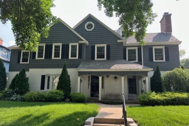 property at 2225 E Woodstock Pl