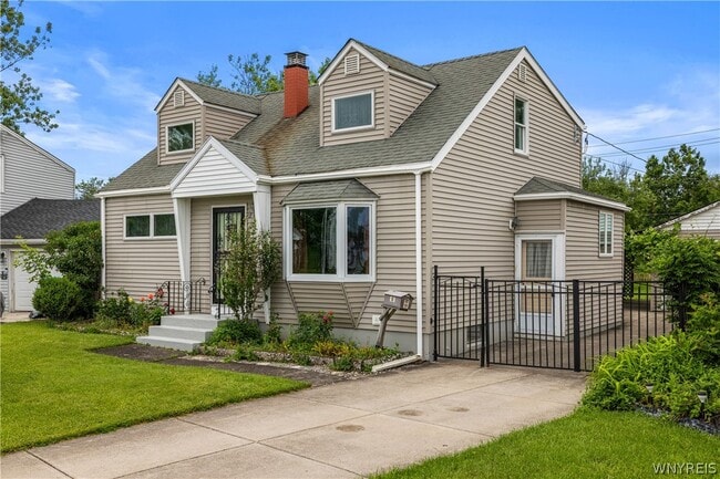 property at 6 Nokomis Pkwy