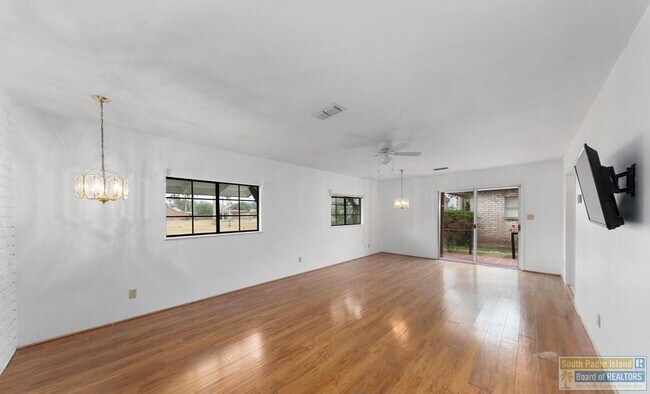 313 McFadden Dr in Brownsville, TX - Building Photo - Building Photo