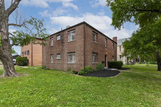 Flats on Lilly in Columbus, OH - Building Photo - Building Photo