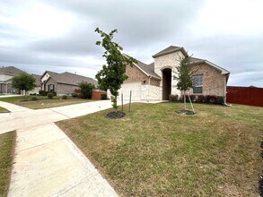 295 Oleander Loop in Mustang Ridge, TX - Building Photo - Building Photo
