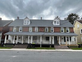 117 N 1st St in Stroudsburg, PA - Building Photo