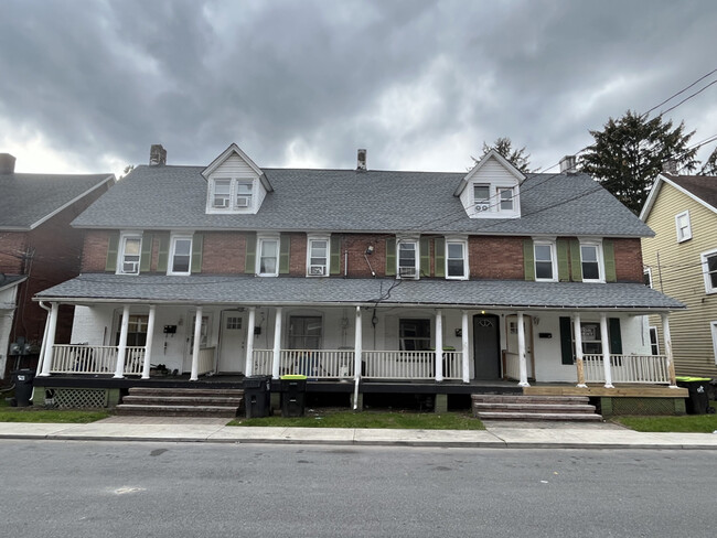 property at 117 N 1st St