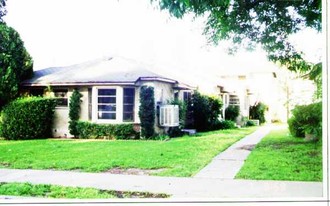 7911 Newlin Ave in Whittier, CA - Building Photo