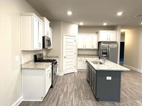 8563 Rosefield Dr N in Mobile, AL - Building Photo - Building Photo