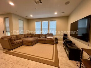 215 9th St in Marina, CA - Building Photo - Building Photo