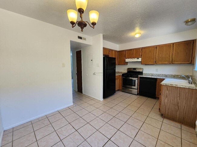 1682 Calle De Oriente Norte in Santa Fe, NM - Building Photo - Building Photo