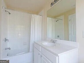 2165 Yancy Ln in Atlanta, GA - Building Photo - Building Photo