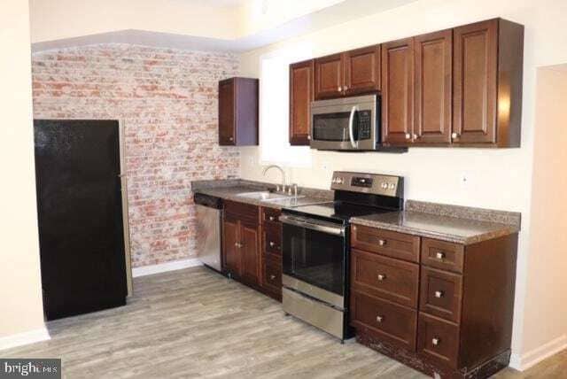 1646 E Pratt St in Baltimore, MD - Foto de edificio - Building Photo