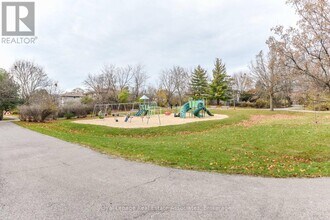 3162 Folkway Dr in Mississauga, ON - Building Photo - Building Photo