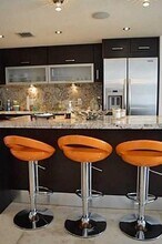 150 SE 25th Rd, Unit 9B in Miami, FL - Foto de edificio - Building Photo