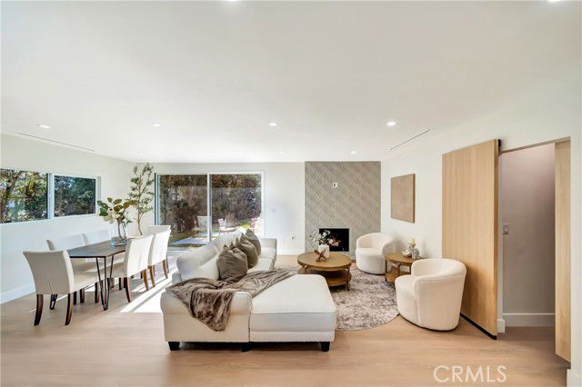 22500 Baltar St in Los Angeles, CA - Building Photo - Building Photo