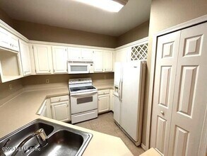 4601 Touchton Rd in Jacksonville, FL - Building Photo - Building Photo