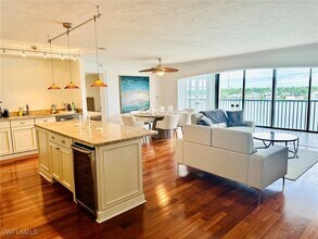 2750 Gulf Shore Blvd N in Naples, FL - Building Photo - Building Photo