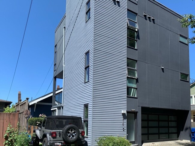 2218 11th Ave W in Seattle, WA - Building Photo - Building Photo