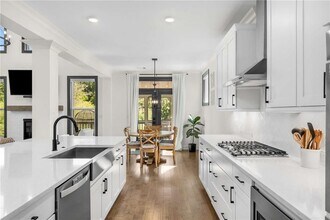 520 Walden Glen Ln in Alpharetta, GA - Building Photo - Building Photo