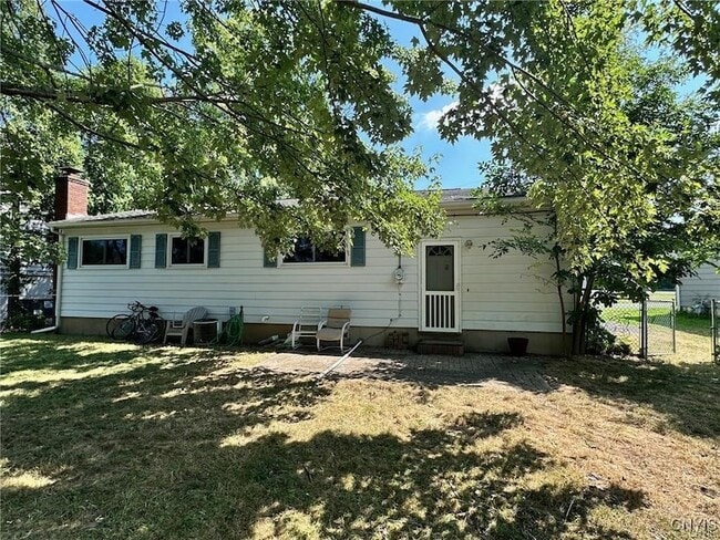 7843 Glenwood Dr N in Liverpool, NY - Building Photo - Building Photo