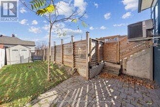 681 Scarlett Rd in Toronto, ON - Building Photo - Building Photo