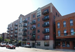 Madison Club in Chicago, IL - Building Photo