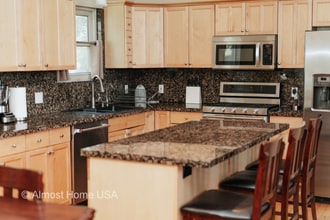 9722 Buttonwood Cir in Sandy, UT - Building Photo - Building Photo