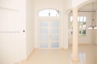 8464 SW 138th St in Palmetto Bay, FL - Building Photo - Building Photo