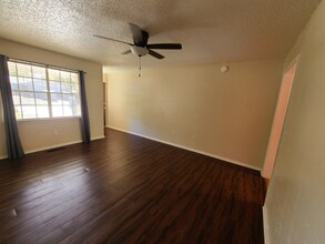 925 Crown Dr in Edmond, OK - Foto de edificio - Building Photo