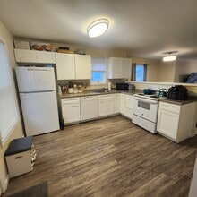 70 Naugatuck St, Unit 70 in Hartford, CT - Foto de edificio - Building Photo