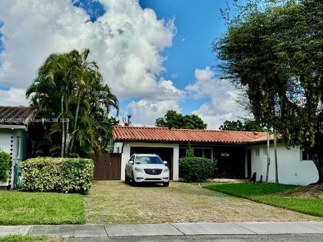 10811 SW 33rd St in Miami, FL - Building Photo