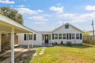 5515 Avenue R in Galveston, TX - Building Photo