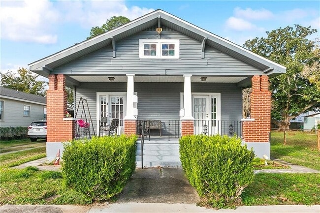 property at 915 Madison St