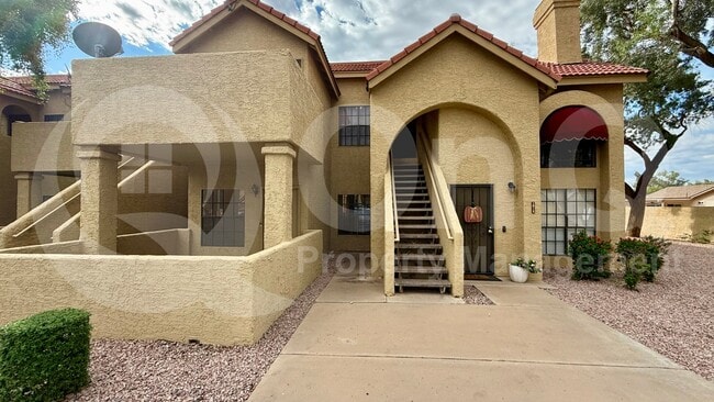 property at 1126 W Elliot Rd