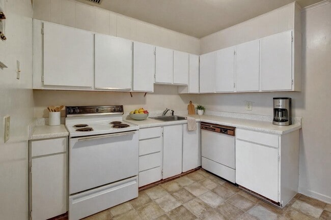 The Alaskan in Anchorage, AK - Building Photo - Building Photo